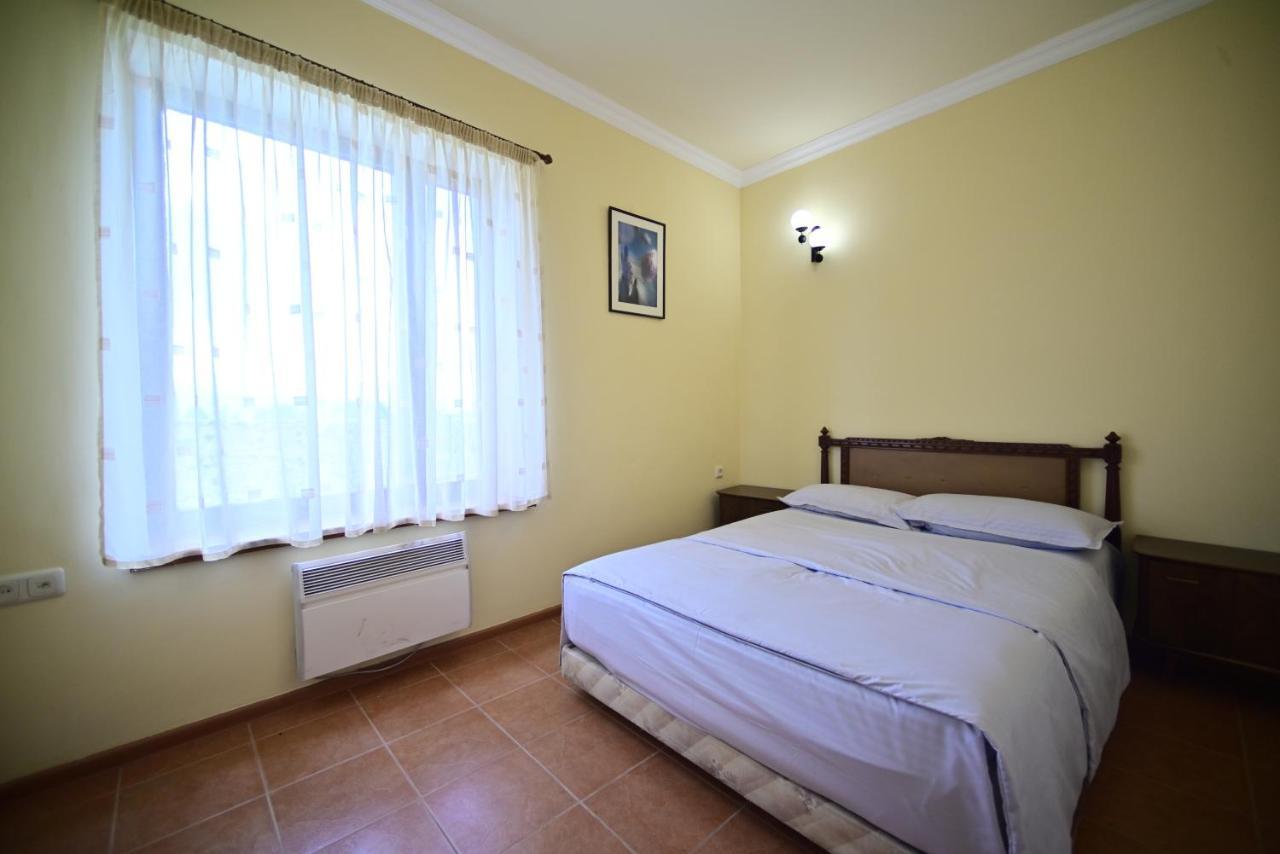 Sevan Tarsus Guesthouse Tsovazard Esterno foto