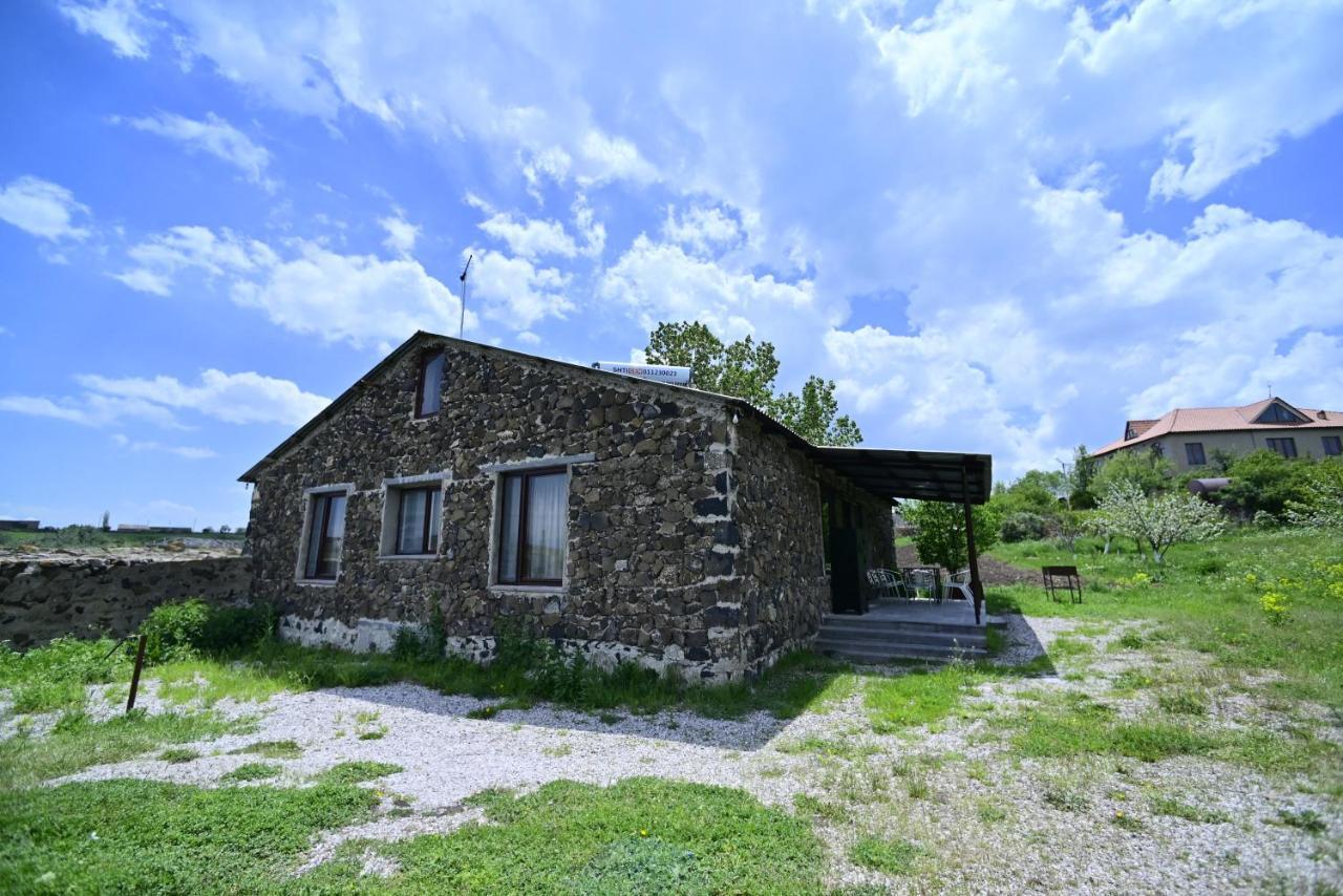 Sevan Tarsus Guesthouse Tsovazard Esterno foto